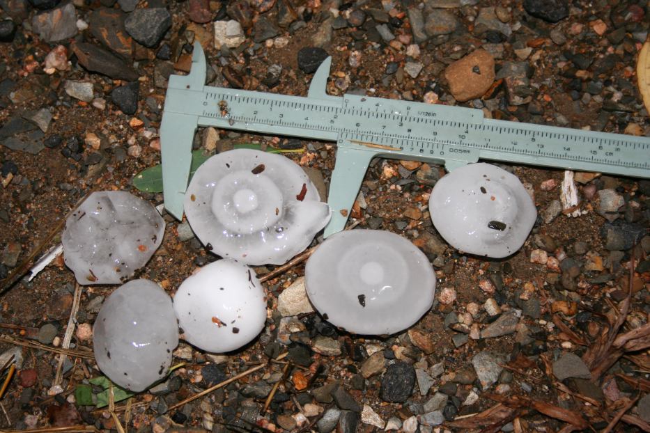 Hailstone layers
