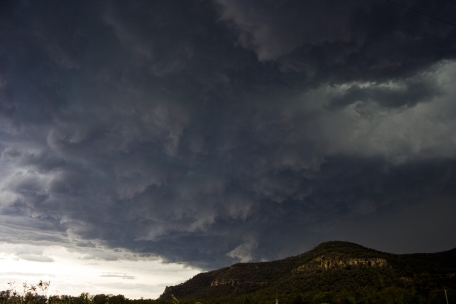 Supercell closing in on Singleton, December 2009